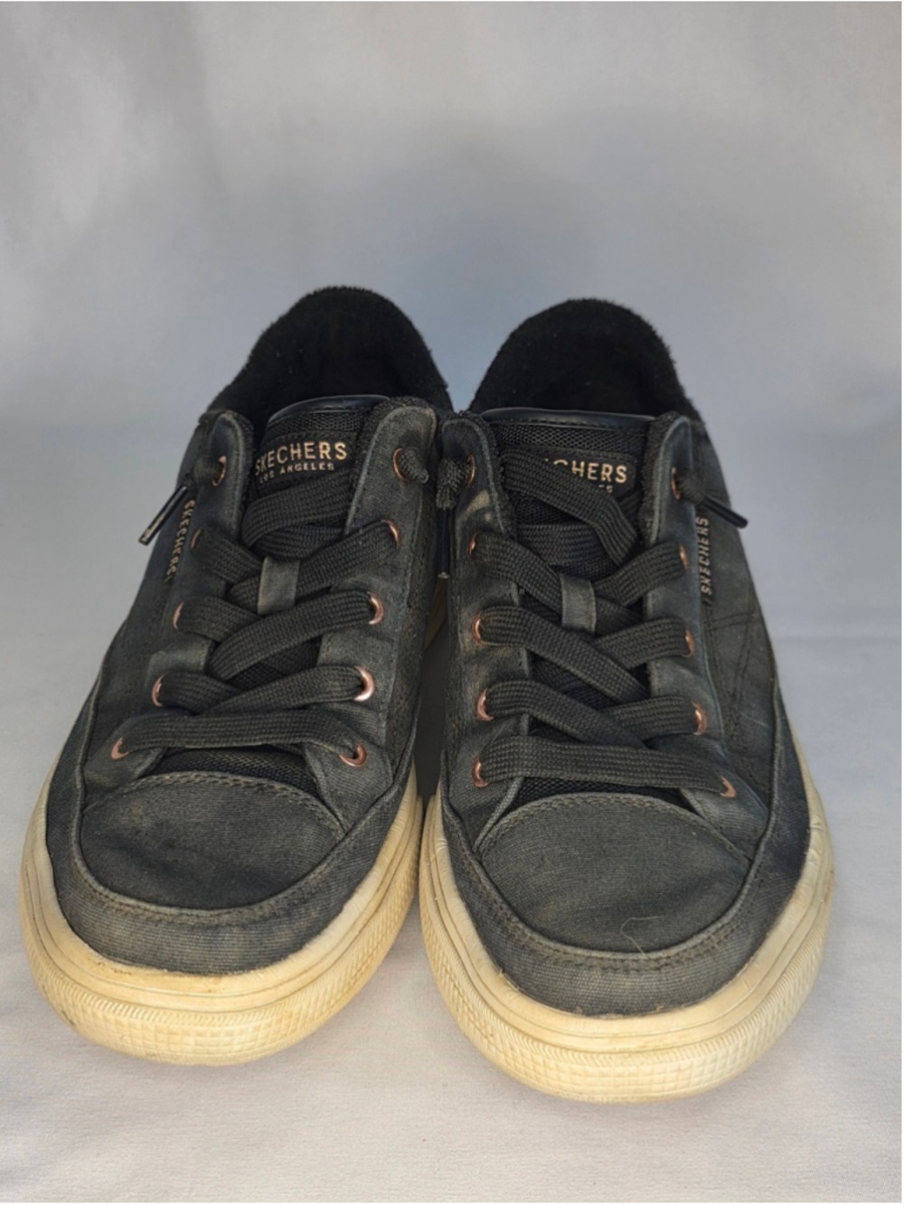 Women's Skechers Arch Fit Sneakers Size 9 Black and Beige